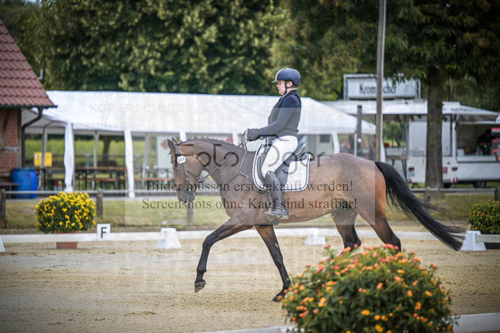 DOS_7997 | Entdecke hochwertige Reitturnierfotos von Foto Oger. Professionell, emotional und authentisch – jetzt Lieblingsmomente im Shop bestellen.Deutschlandweite Turnierfotografie. - Realisiert mit Pictrs.com