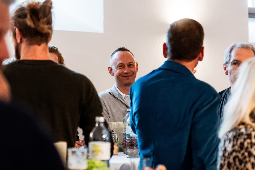 SR502635 | Media Hub Simon Reisinger - Realisiert mit Pictrs.com