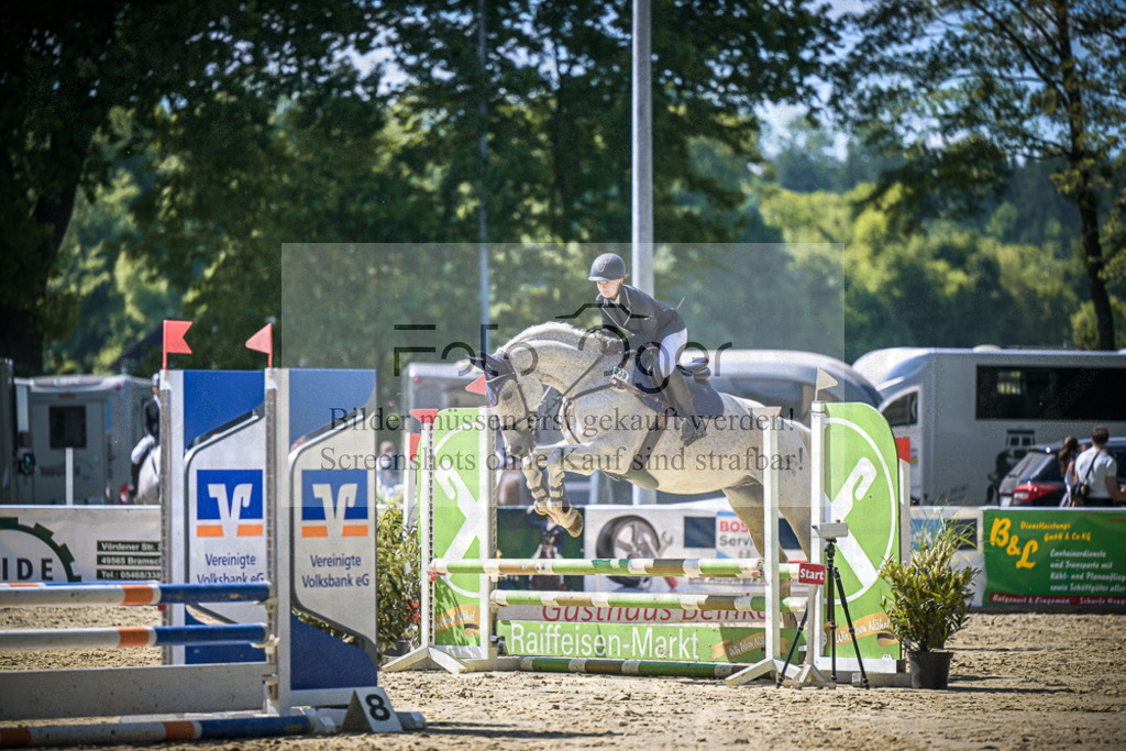 DOS_1573 | Entdecke hochwertige Reitturnierfotos von Foto Oger. Professionell, emotional und authentisch – jetzt Lieblingsmomente im Shop bestellen.Deutschlandweite Turnierfotografie. - Realisiert mit Pictrs.com