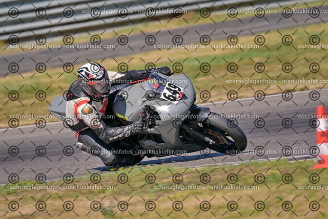 26bt05-0085 | markuskiefer.com - Realisiert mit Pictrs.com