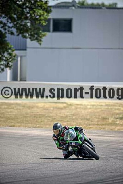 pube1870 | Professionelle Fotos von Sportveranstaltungen, aber auch Hochzeiten und anderen Events. - Realisiert mit Pictrs.com