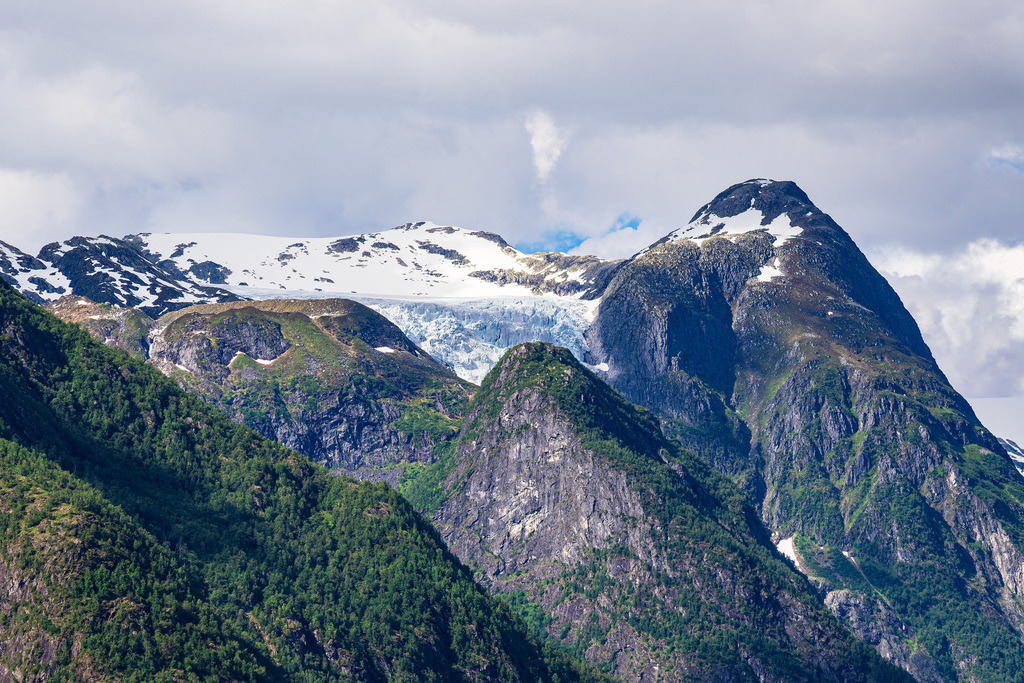 Blick auf den Gletscher Jostedalsbreen nahe Fjærland in Norwegen | Blick auf den Gletscher Jostedalsbreen nahe Fjærland in Norwegen.