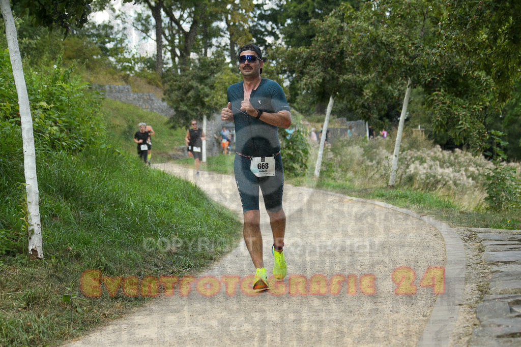 250824_1429_EX1_6410 | Sportfotografie im Rhein-Sieg Kreis, Köln, Bonn, NRW, Rheinland Pfalz, Hessen, etc. Unser Tätigkeitsfeld umfasst den Laufsport vom Volkslauf über den Marathon, Duathlon, Triathon bis zum Ultralauf wie Kölnpfad Ultra oder Schindertrail.