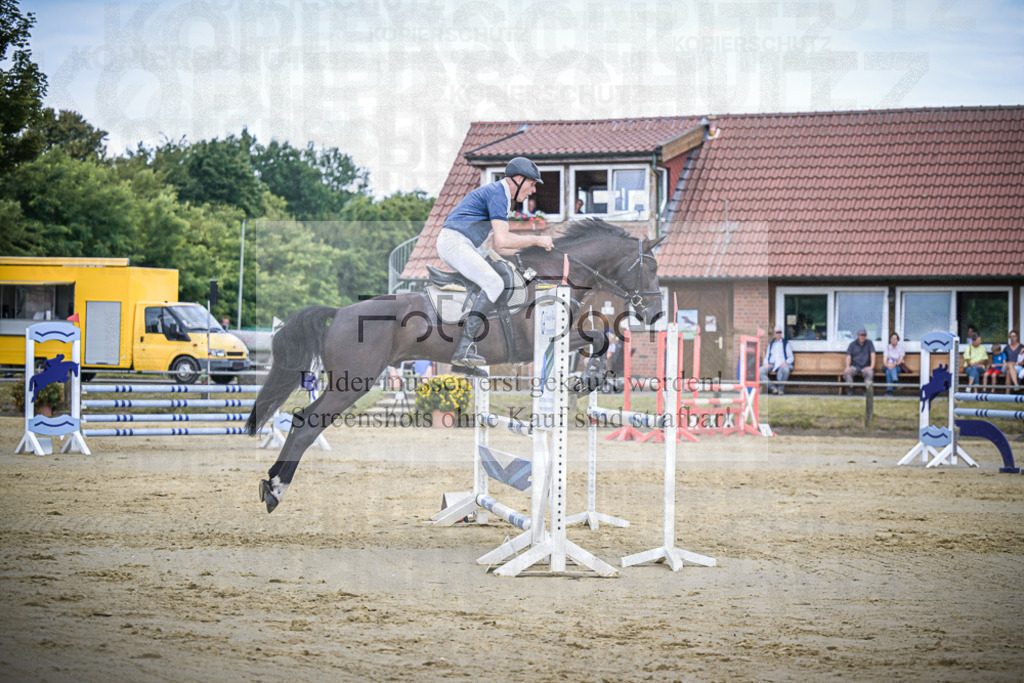 DOS_8715 | Entdecke hochwertige Reitturnierfotos von Foto Oger. Professionell, emotional und authentisch – jetzt Lieblingsmomente im Shop bestellen.Deutschlandweite Turnierfotografie. - Realisiert mit Pictrs.com