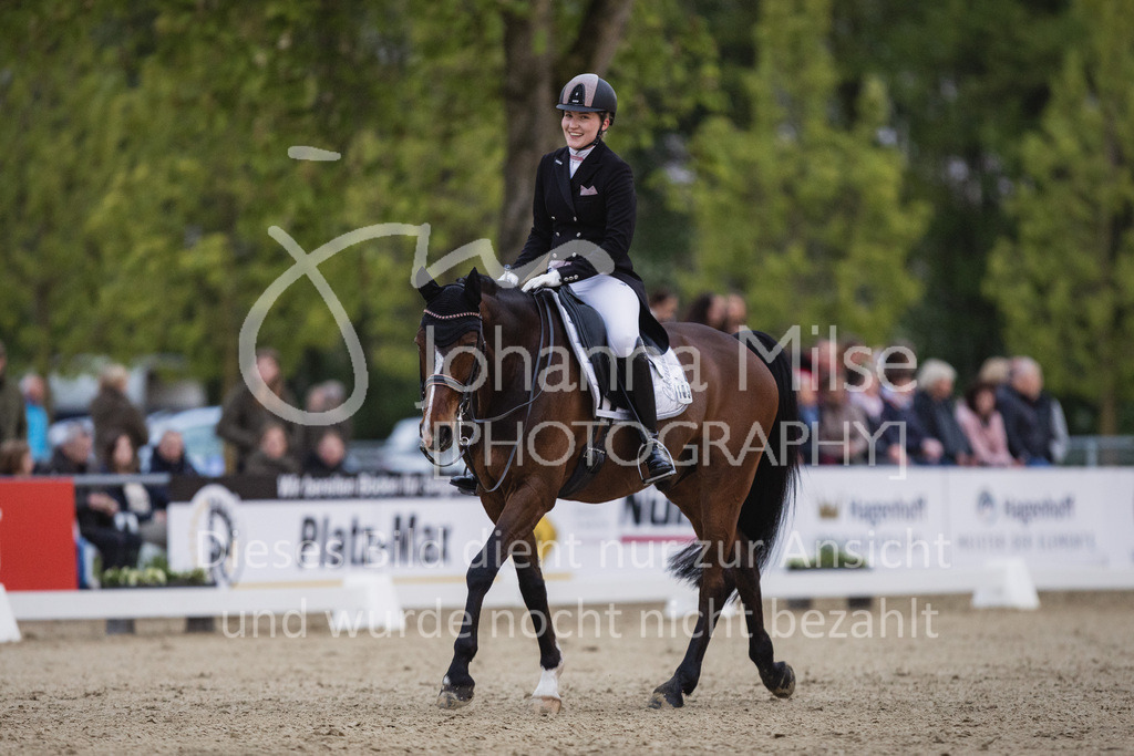 230429_Dressurfestival_S-Kür-320 | Deine schönsten Turniermomente als professionelle Fotos! Entdecke hochwertige Pferdesport-Fotografie im Online-Shop. Jetzt Fotos finden & bestellen!