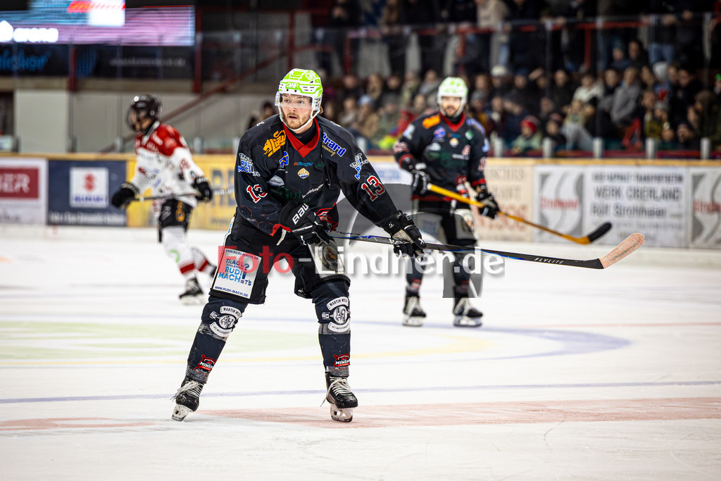 Peißenberg MINERS gegen EHC Königsbrunn | Eishockey Bayernliga 2025/26 Vorrunde 7. Spieltag, Peißenberg MINERS gegen EHC Königsbrunn, 20251102,Weiland PARRISH (MINERS 13) in Aktion,2025-11-02 in Peißenberg (flatbuy Arena Peißenberg), Weiland PARRISH (MINERS 13)Copyright: WolfgangxLindner www.foto-lindner.de