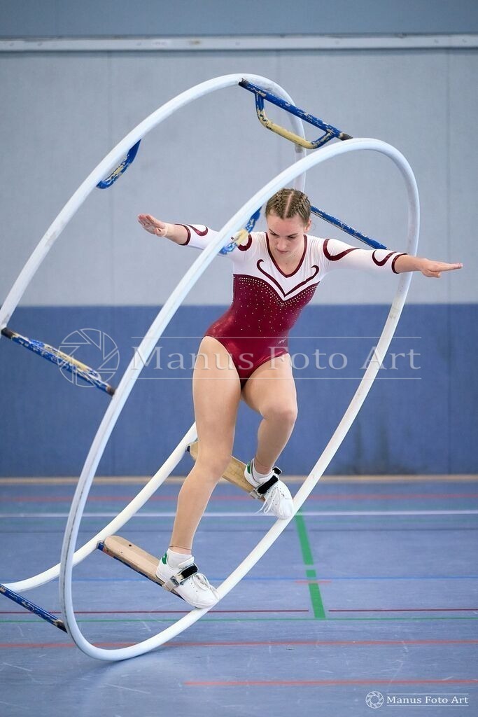 2024-06-20-2-B-DSC-00144 | Professionelle Sportfotografie in Hamburg, Schleswig-Holstein und Niedersachsen – spezialisiert auf Rhönrad, Geräteturnen, Leistungsturnen und rhythmische Sportgymnastik. Bundesweite Begleitung von Rhönrad-Events. Jetzt Sport-Fotos - Realisiert mit Pictrs.com