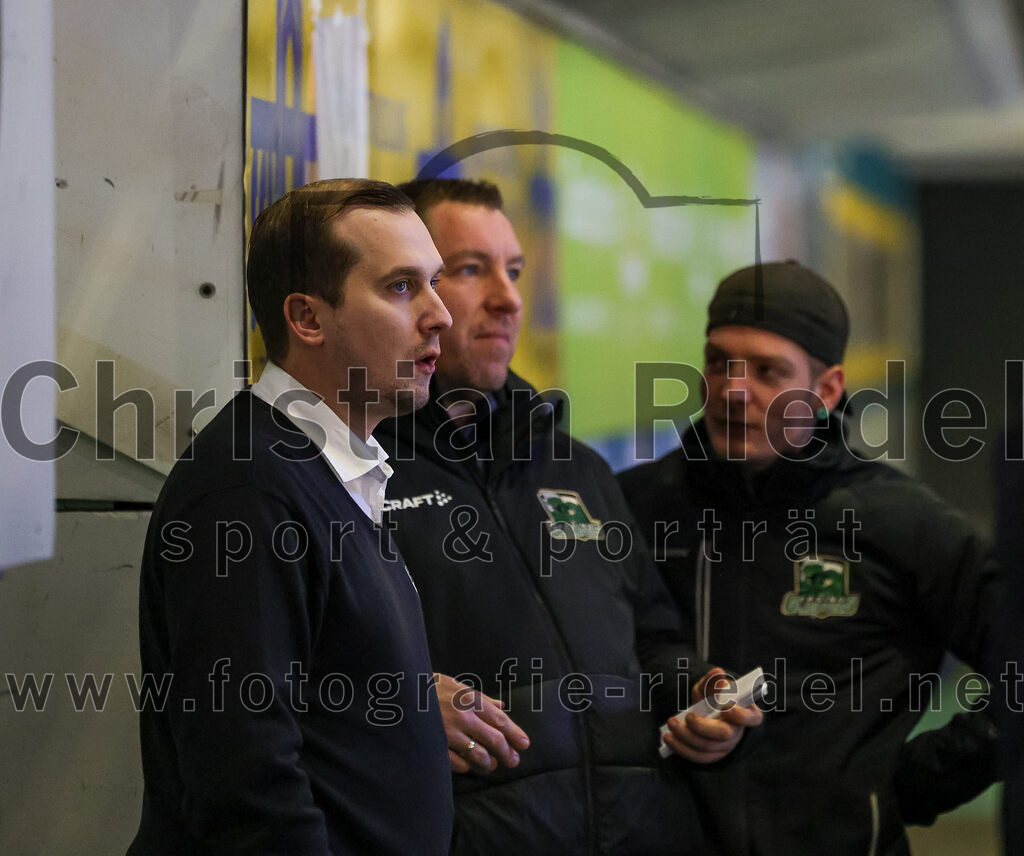2025-12-05_040_TSV_Erding_gegen_Stuttgart_Rebels | Erding, Deutschland, 05.12.2025:Eishockey, Oberliga Süd 2025 / 2026, 23. Spieltag, TSV Erding gegen Stuttgart Rebels, Endergebnis: 5:6Teamchef Dominik Quinlan (Erding Gladiators)Foto: Christian Riedel / fotografie-riedel.net