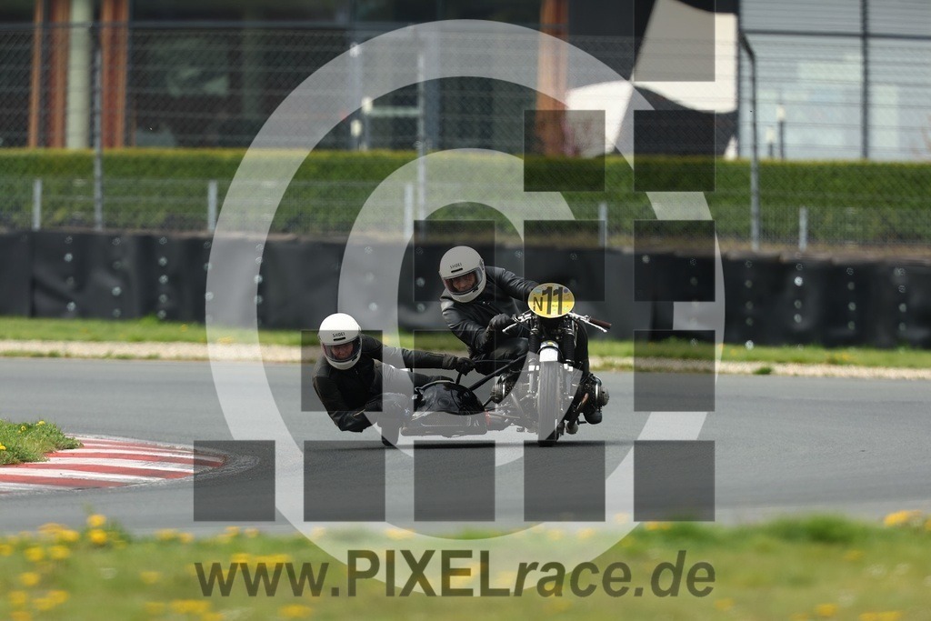 0n11-20260418_01190 | Schöne Erinnerungen an spannende Momente - das festzuhalten ist unser Job. PIXELrace.de ist seit 2003 auf den Rennstrecken Europas unterwegs um die Action draußen beim Fahren und die wunderbare Stimmung imm Fahrerlager für euch einzufangen.
