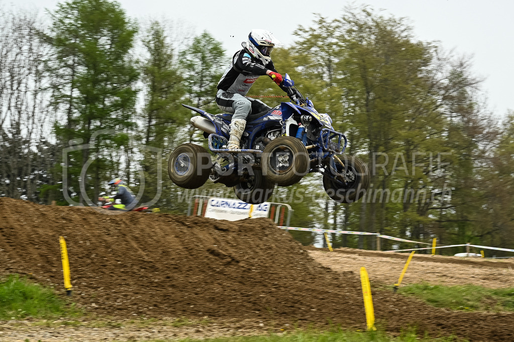 Motocross Schlatt bei Winterthur - 30. April 2023 | #295 Luethi Robin aus Altendorf (CH) auf Yamaha in der Kategorie Quad am Motocross Schlatt bei Winterthur, 30. April 2023. 
Instagram: @mx_schlatt | @mc_wila | @sam_schweiz
Bild: Sportfotografie Markus Aeschimann | www.markus-aeschimann.ch - Realisiert mit Pictrs.com