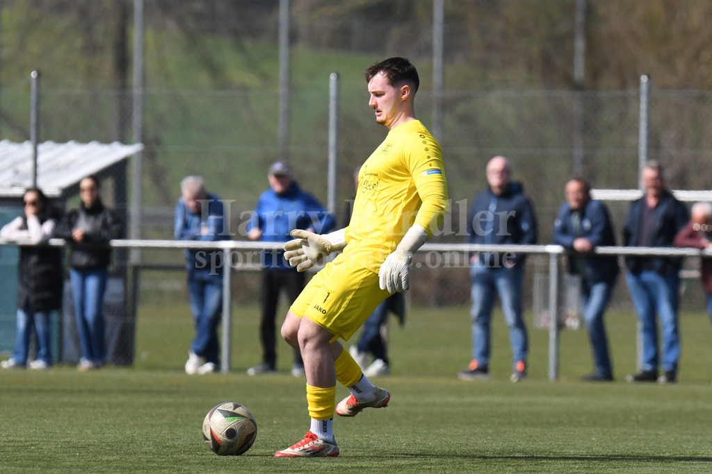 SpVgg GW Deggendorf : SV Hofkirchen | Lukas Groll (SpVgg GW Deggendorf #1) - Realisiert mit Pictrs.com