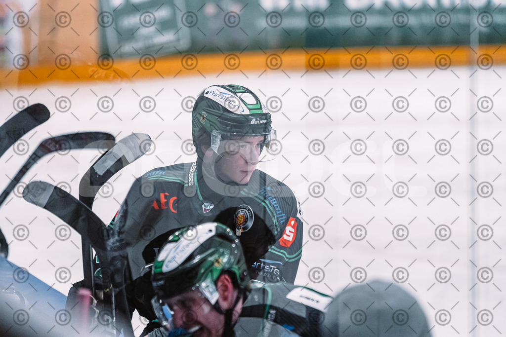 Alligators_vs_Memmingen_05_12_2025-133 | Höchstadt Alligators Fotogalerie: Eishockey-Action aus Franken. Professionelle Spielfotos, Portraits & Stadionbilder zum Download. Jetzt entdecken! - Realisiert mit Pictrs.com