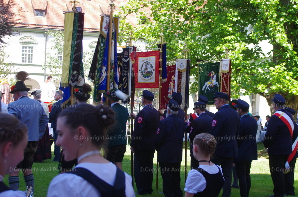 IMGP6694 | fotografiert von Axel PollmannLeonhardi Wallfahrt Benediktbeuern und Murnau, Fronleichnam, Fasching, Landschaft im Loisachtal und Benediktbeuern  - Realisiert mit Pictrs.com