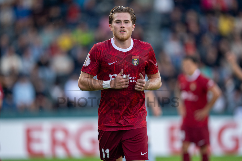 SG Sonnenhof Großaspach vs. Arminia Bielefeld, Fussball, DFB-Pokal, 1. Runde, 22.08.2026 | Tim Rossmann (SG Sonnenhof Großaspach, #11),SG Sonnenhof Großaspach vs. Arminia Bielefeld, Fussball, DFB-Pokal, 1. Runde, 22.08.2026,DFB regulations prohibit any use of photographs as image sequences and/or quasi-video