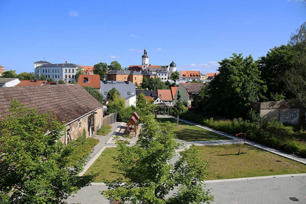 Wurzen - Blick vom Ringelnatz-Geburtshaus zum Dom St. Marien | Entdecke über 20 Kategorien Leipzig-Motive: Foto-Downloads, hochwertige Poster, Leinwand- & Fine-Art-Prints. Jetzt Lieblingsfoto im Bildlexikon Leipzig Shop bestellen!