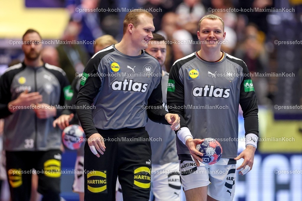 EHF15012602002 | 15.01.2026, Handball, Men's EHF EURO 2026, Deutschland - Östereich, Jyske Bank Boxen in Herning, Dänemark, Preliminary Round:  David Späth (Germany #01) und  Justus Fischer (Germany #54) 