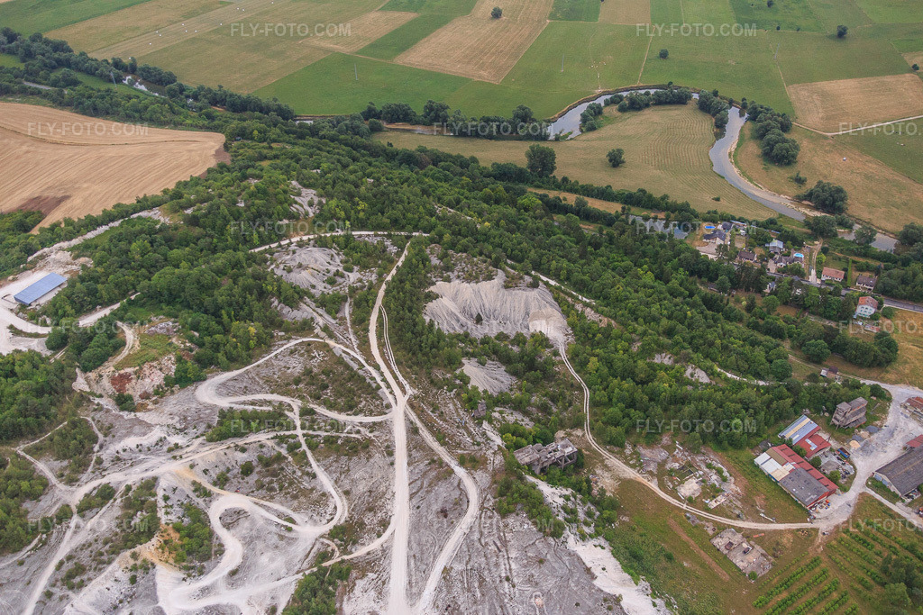 Aerial view: Old quarry in Dompcevrin in the state Meuse, France. – Photo: IMG_083374.jpg taken on 07/12/2015 by Werner Riehm/FLY-FOTO.com – Resolution of the original: 5472 x 3648 px