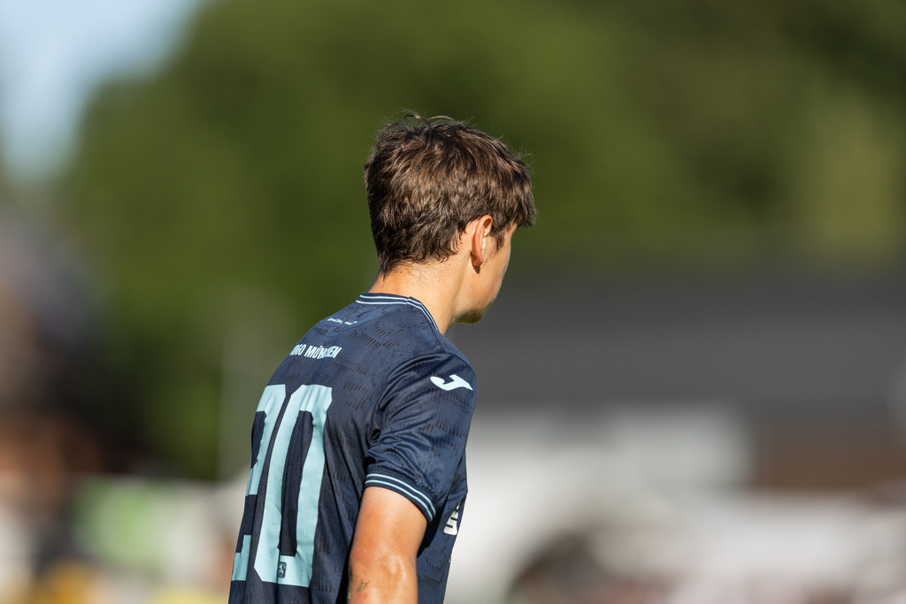 Fußball I Männer I 40. Pfingscup Hollage I 13453 | realhellocedii - Realisiert mit Pictrs.com