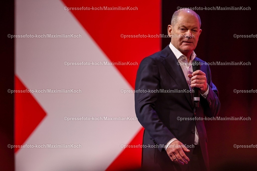 SPD21022502268 | 21.02.2025, Wahlkampfveranstaltung SPD,  Abschlusskundgebung der Sozialdemokratische Partei Deutschlands vor den Bundestagswahlen, Westfalenhalle Dortmund. Im Bild: Bundeskanzler der Bundesrepublik Deutschland und Spitzenkandidat der SPD - Olaf Scholz (SPD)