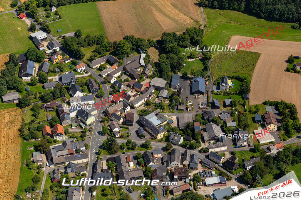 Aktuelles Luftbild von Bernstein Wunsiedel Kauf mit Lizenz / Bildrechten möglich- Die Luftaufnahme wurde 2021 mittels UL-Flugzeug erstellt ( keine Drohne ) - hochauflösende Kamera-Systeme von  Canon -Beste Qualität - Für grossformatige Ausdrucke geeignet. Die Geschenkidee !