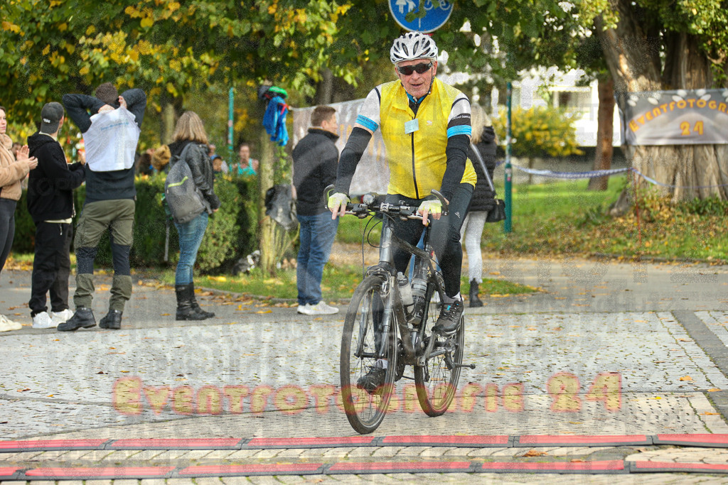241020_0953_EX1_7232 | Sportfotografie im Rhein-Sieg Kreis, Köln, Bonn, NRW, Rheinland Pfalz, Hessen, etc. Unser Tätigkeitsfeld umfasst den Laufsport vom Volkslauf über den Marathon, Duathlon, Triathon bis zum Ultralauf wie Kölnpfad Ultra oder Schindertrail.