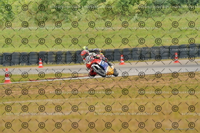 25bt05-1581 | markuskiefer.com - Realisiert mit Pictrs.com