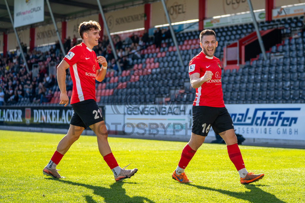 SG Sonnenhof Großaspach vs. KSV Hessen Kassel, Fussball, Regionalliga Südwest, 23. Spieltag, Saison 2025/2026, 07.03.2026 | Marius Kunde (SG Sonnenhof Großaspach, #16) und Luca Damiano Molinari (SG Sonnenhof Großaspach, #21),SG Sonnenhof Großaspach vs. KSV Hessen Kassel, Fussball, Regionalliga Südwest, 23. Spieltag, Saison 2025/2026, 07.03.2026Foto: photosbyphips/Philip Ziegler
