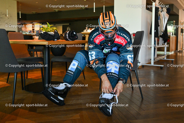AUT, Pressekonferenz Eishockey Black Wings Linz, Praesentation Trikot und neue Sponsorpartner | 16.08.2023, Linz, AUT, Pressekonferenz Eishockey Black Wings Linz, Praesentation Trikot und neue Sponsorpartner, im Bild Andreas Kristler (BWL)


