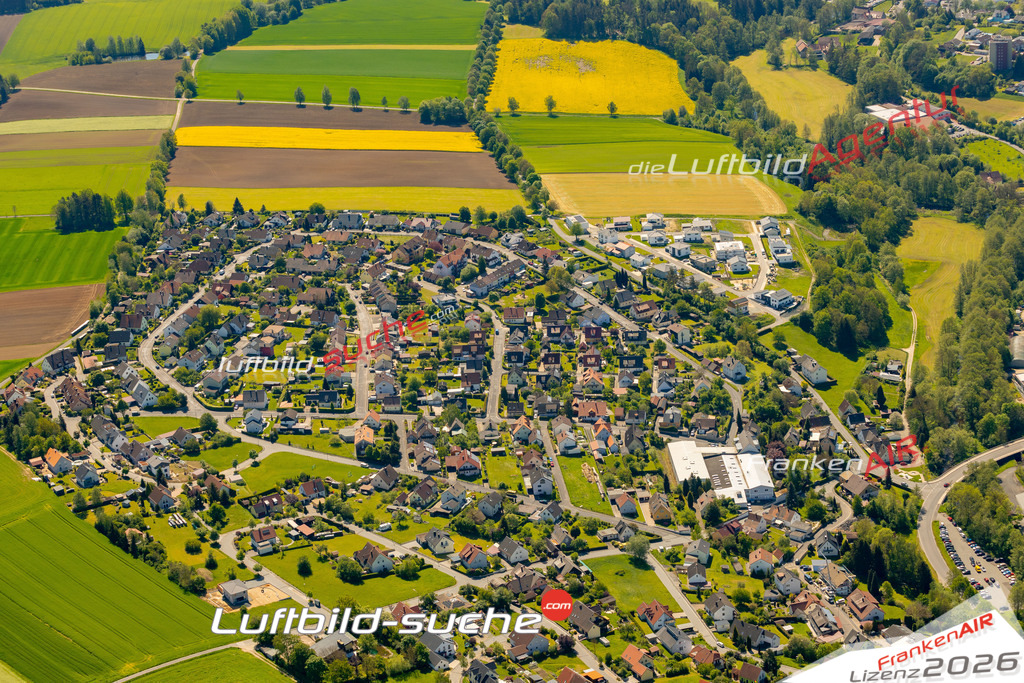 Das Luftbild zeigt :  Erbendorf - Die Luftaufnahme wurde 2024 vom UL-Flugzeug aus erstellt ( keine Drohne ) - Hochauflösende Luftaufnahme - Für grossformatige Ausdrucke geeignet. Die Geschenkidee !Mit Lizenz und Bildrechte bestellbar