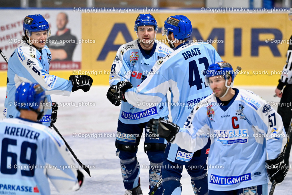 ESC Steindorf vs. EC Spittal Hornets 3.12.2022 | Jubel ESC Steindorf Mannschaft, #91 Kravanja Kristian, #18 Pöck Markus, #43 Oraze Martin