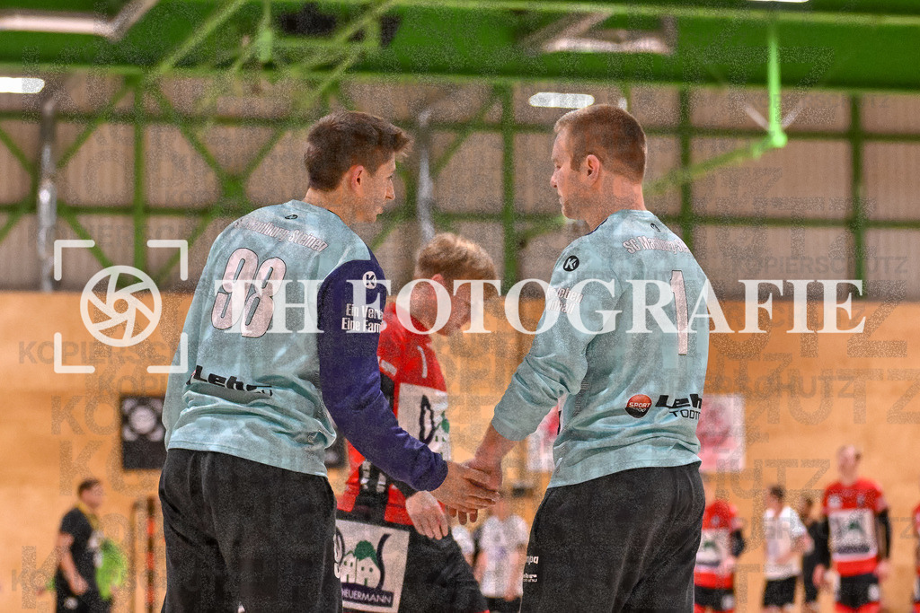 GER, SG Maulburg/Steinen - HSG Dreiland, Handball, Landesliga Suedbaden, 4. Spieltag, Saison 2024/2025, 12.10.2024 | Eike Nasdala (SG Maulburg/Steinen, #98), Rubens Freuschle (SG Maulburg/Steinen, #01)GER, SG Maulburg/Steinen - HSG Dreiland, Handball, Landesliga Suedbaden, 4. Spieltag, Saison 2024/2025, 12.10.2024Foto: TH Fotografie/Thomas Hess