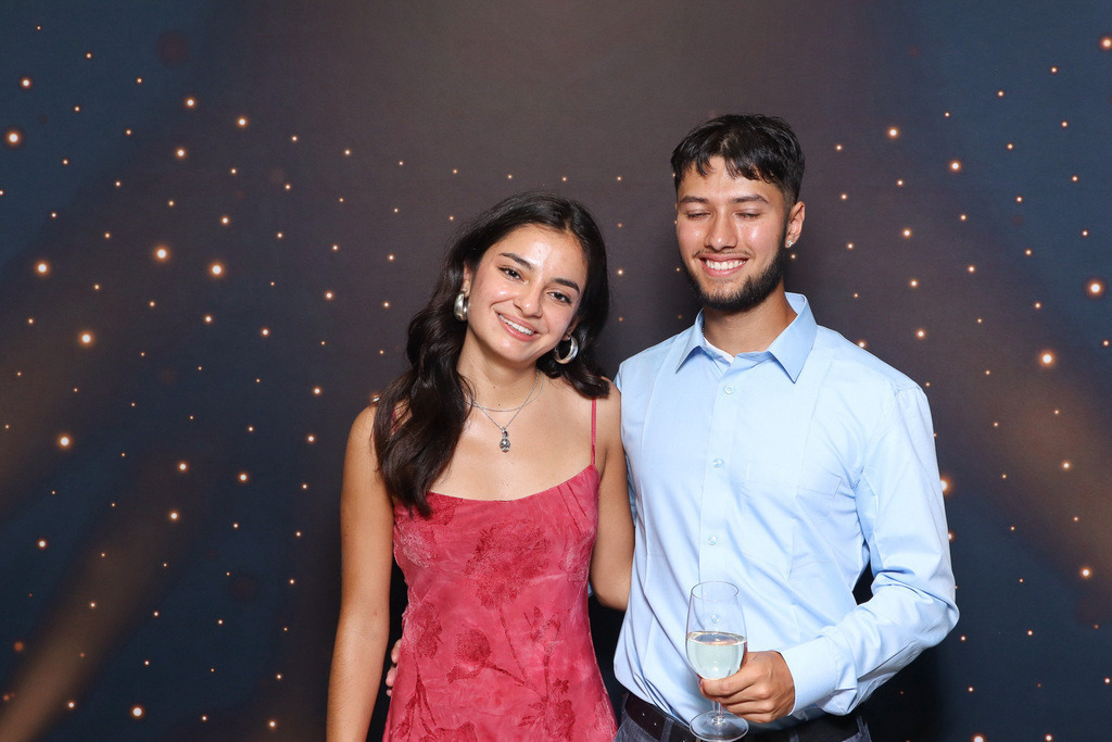 ZD260628112736-154 | Fotoshop von zweidimensional Fotografie. Ihr Fotograf im Aargau. Abzüge von Ihrem Fotobox Event bestellen.Abzüge von Ihrem Hochzeit bestellen.Abzüge von Ihrem Schulfotograf bestellen.