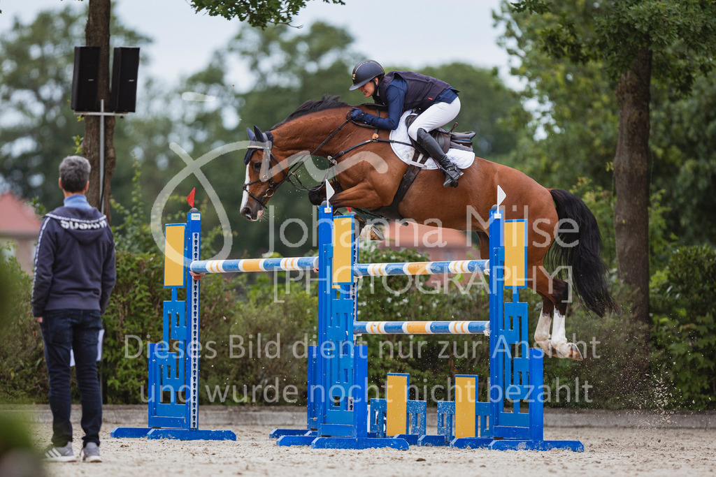 240614_Lemwerder_S1-Springen-555 | Deine schönsten Turniermomente als professionelle Fotos! Entdecke hochwertige Pferdesport-Fotografie im Online-Shop. Jetzt Fotos finden & bestellen!