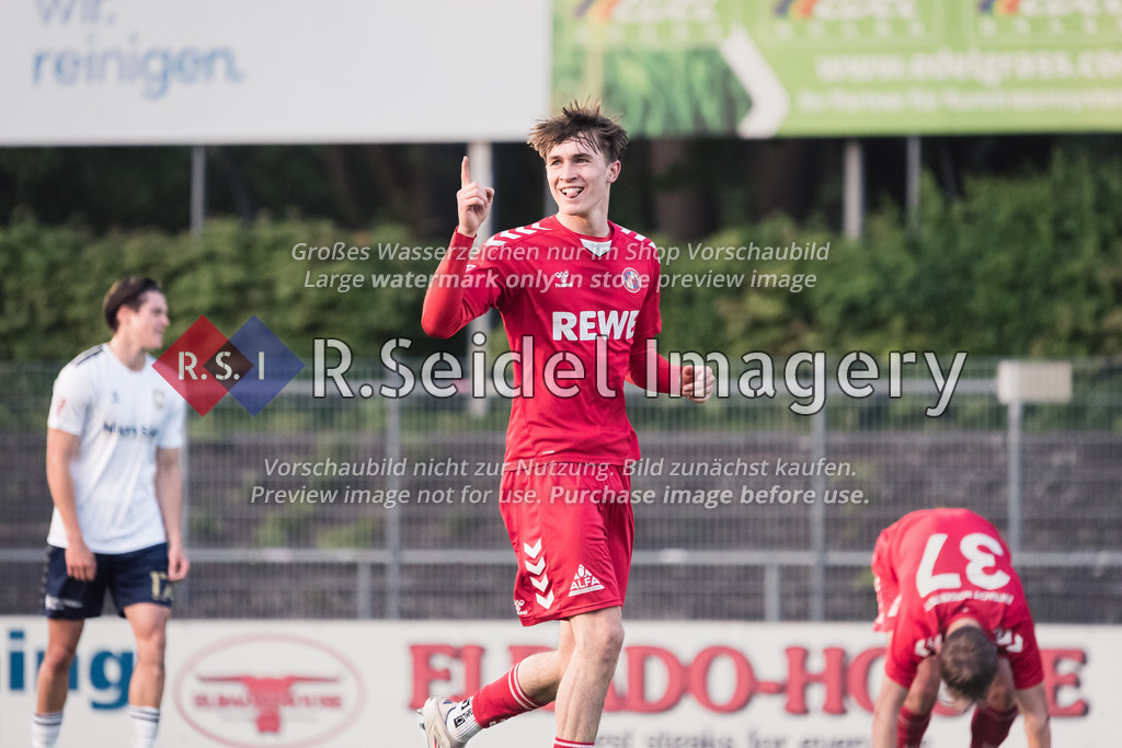 RS-1-112864 | Jack James (#21, EN03, Torschütze) freut sich über seinen Ausgleichstreffer zum 2:2