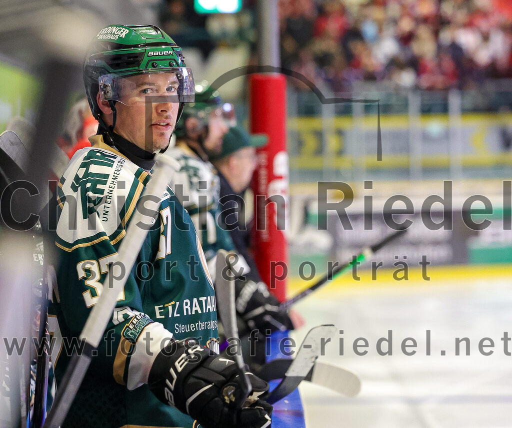 2025-09-12_131_TSV_Erding_gegen_EV_Landshut | Erding, Deutschland, 12.09.2025:Eishockey, Oberliga Süd 2025 / 2026, Testspiel, TSV Erding gegen EV Landshut, Endergebnis: 4:6Thomas Matheson (Erding Gladiators, #37)Foto: Christian Riedel / fotografie-riedel.net