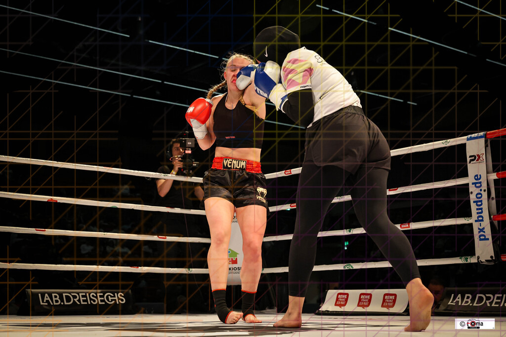 BoB 2026 Nour vs. Minich-10 | professionelle Sport- und Eventfotografie von Tomafocus – dynamische Bilder, emotionale Momente und hochwertige Aufnahmen für jeden Anlass. - Realisiert mit Pictrs.com