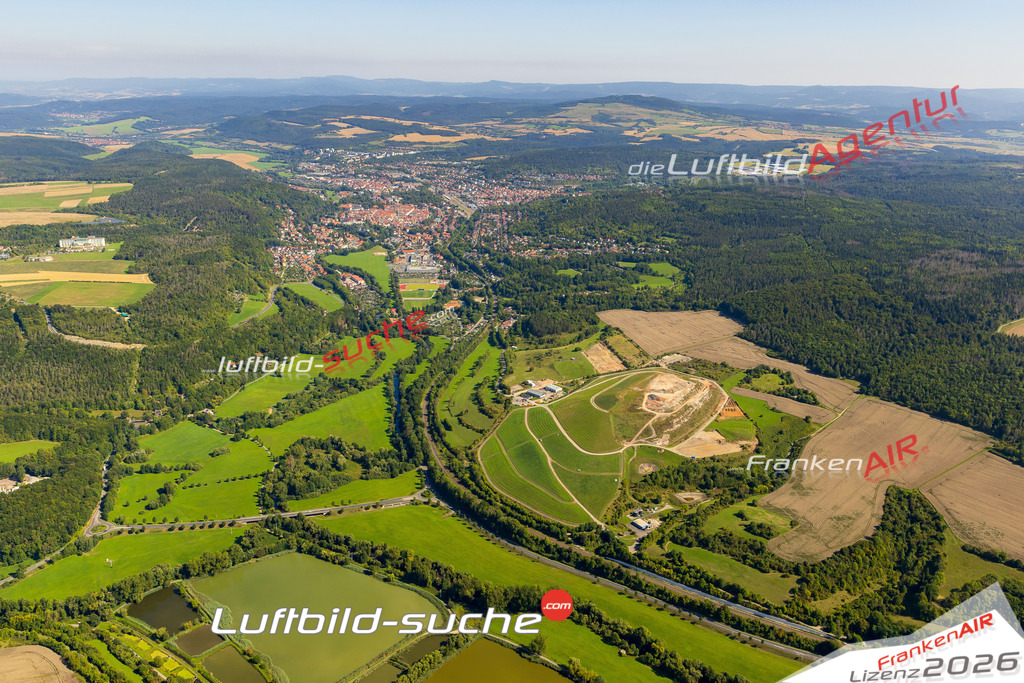 Luftaufnahme Deponie Meiningen - Die Luftaufnahme wurde 2025 vom UL-Flugzeug heraus erstellt ( ohne Drohne ) - Hochauflösende Luftaufnahme - für professionelle Ausdrucke geeignet. Die Geschenkidee !Mit Lizenz und Bildrechte bestellbar