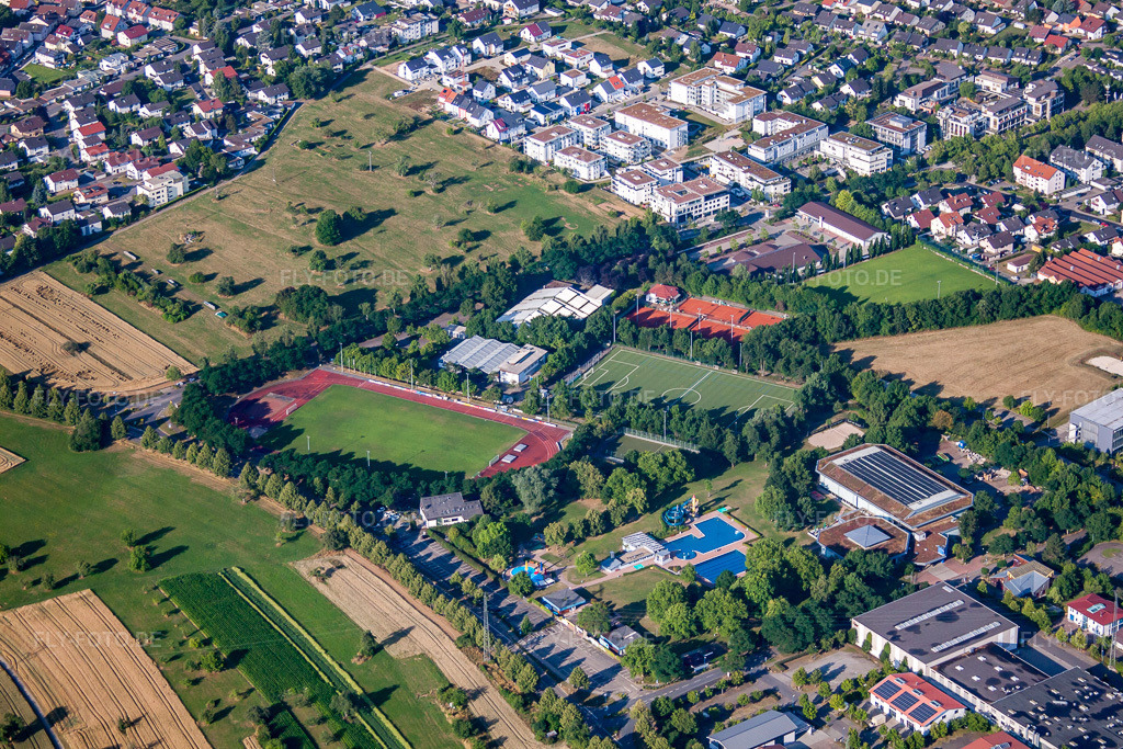 Luftbild: Freibad und TSV von Nordosten im Ortsteil Busenbach in Waldbronn im Bundesland Baden-Württemberg in Deutschland. Foto: IMG_69873.jpg vom 06.07.2014 durch Werner Riehm/FLY-FOTO.de