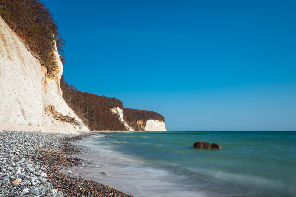 Kreidefelsen an der Küste der Ostsee auf der Insel Rügen | Kreidefelsen an der Küste der Ostsee auf der Insel Rügen.