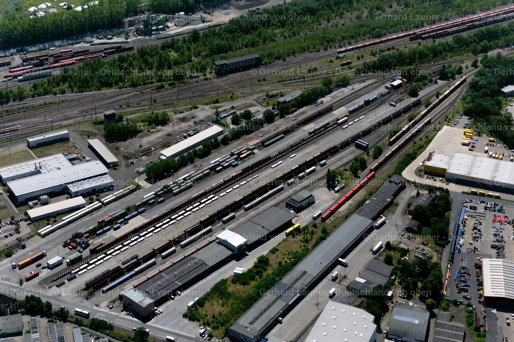 4035840 | BRAUNSCHWEIG 31.07.2020 Schienen- und Gleisstrecken auf den Abstellgleisen und Rangierstrecken des Rangierbahnhofes und Güterbahnhof in Braunschweig im Bundesland Niedersachsen, Deutschland. Weiterführende Informationen bei: DB Cargo AG. // Marshalling yard and freight station in Brunswick in the state Lower Saxony, Germany. Further information at: DB Cargo AG. Foto: Gerhard Launer
