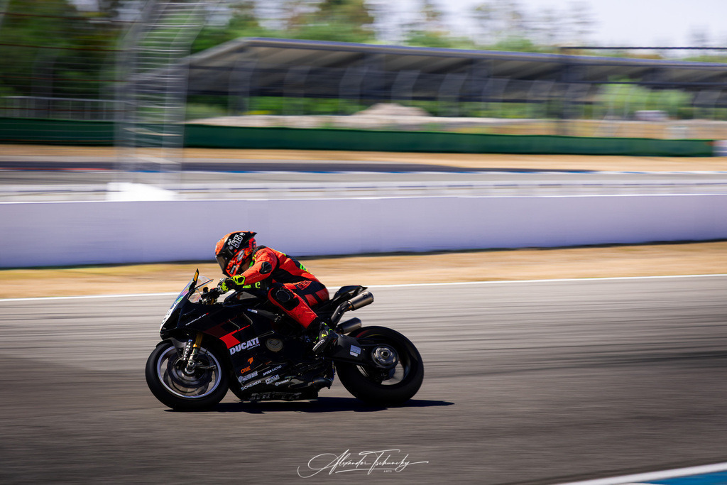Ducati Trackday Hockenheimring 2026 | Entdecken Sie die faszinierende Welt von Alexander Tschuncky Arts: Kreative Fotografie, atemberaubende Automobilkunst und hochwertiger Bilderdruck. Lassen Sie sich inspirieren! - Realisiert mit Pictrs.com