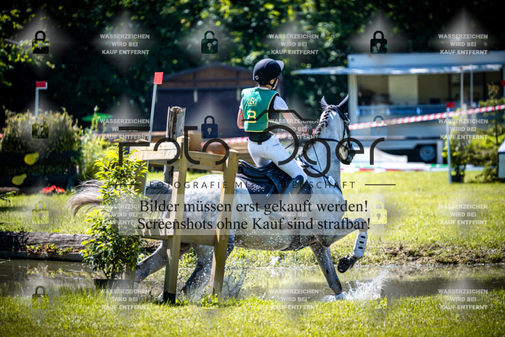 A1_Vielseitigkeitsturnier Melle Oldendorf-15c-0114 | Entdecke hochwertige Reitturnierfotos von Foto Oger. Professionell, emotional und authentisch – jetzt Lieblingsmomente im Shop bestellen.Deutschlandweite Turnierfotografie. - Realisiert mit Pictrs.com