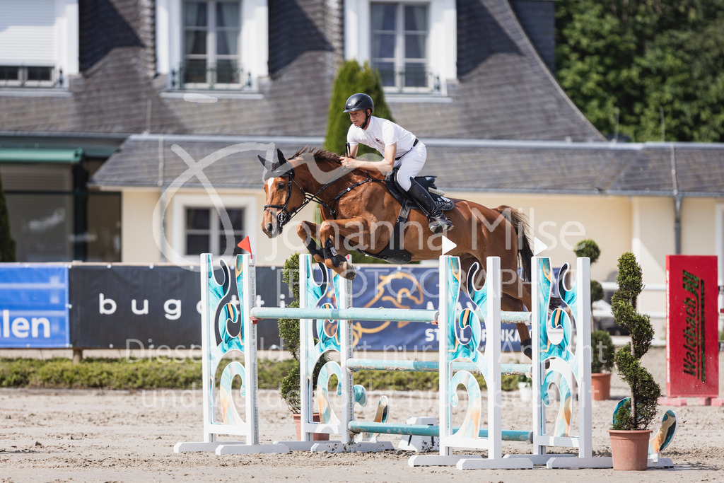 250531_MayDays_M2-Springen-525 | Deine schönsten Turniermomente als professionelle Fotos! Entdecke hochwertige Pferdesport-Fotografie im Online-Shop. Jetzt Fotos finden & bestellen!