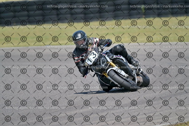 26BT02-1988 | markuskiefer.com - Realisiert mit Pictrs.com