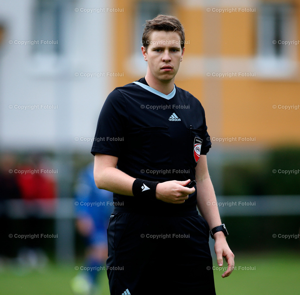 A_LUI_180922_14 | SPORT,FUSSBALL,PLANET PURE FRAUEN BUNDESLIGA SPG UNION KLEINMUENCHEN/BLAU WEISS LINZ—SKV DER POOLBAUER ALTENMARKT 18.09.2022 IM BILD: SCHIEDSRICHTER TOBIAS MOOSBRUGGER FOTO:FOTOLUI