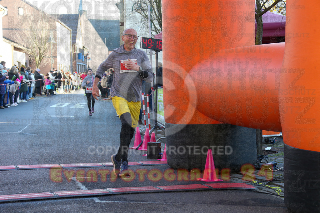 241201_1225_EX1_2055 | Sportfotografie im Rhein-Sieg Kreis, Köln, Bonn, NRW, Rheinland Pfalz, Hessen, etc. Unser Tätigkeitsfeld umfasst den Laufsport vom Volkslauf über den Marathon, Duathlon, Triathon bis zum Ultralauf wie Kölnpfad Ultra oder Schindertrail.