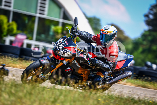 0429-260509DCB-040_429 | Deine Full-Service-Agentur für ✔️Videoproduktionen und ✔️Motorsportfotografie Jetzt Angebot anfragen!