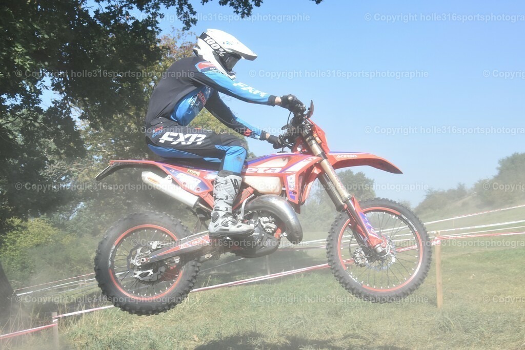 DSC_0098 | Sportfotografie , Motorsport, Motoross, Reitsport, Mointainbike, Enduro,
Landschaft , Outdoor, Eventfotografie, Landschaft, Bilder online bestellen - Realisiert mit Pictrs.com