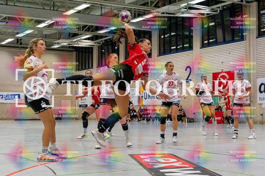 DEU, HSG Freiburg - TG Nuertingen, Handball, 2. Handball-Bundesliga, Saison 2023/2024, 04. Spieltag, Saison 2023/2024, 07.10.2023 | Nele Emmenecker (HSG Freiburg, #05)

DEU, HSG Freiburg - TG Nuertingen, Handball, 2. Handball-Bundesliga, Saison 2023/2024, 04. Spieltag, Saison 2023/2024, 07.10.2023

Foto: Eibner-Pressefoto/Thomas Hess