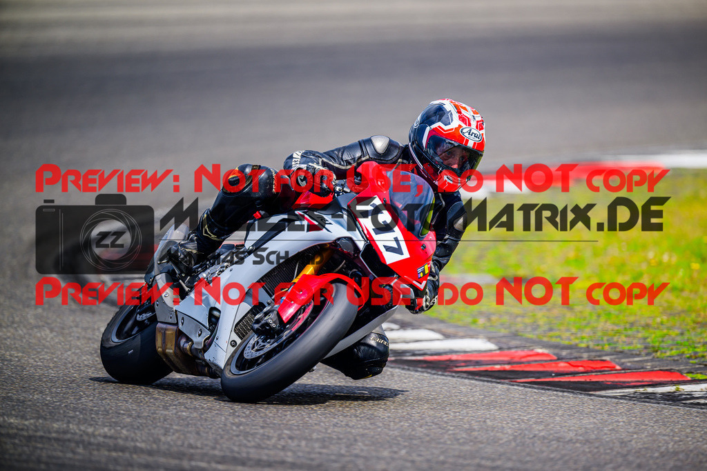 MaZZes_FotoMatrix_240717_6007705_6570 | GELB